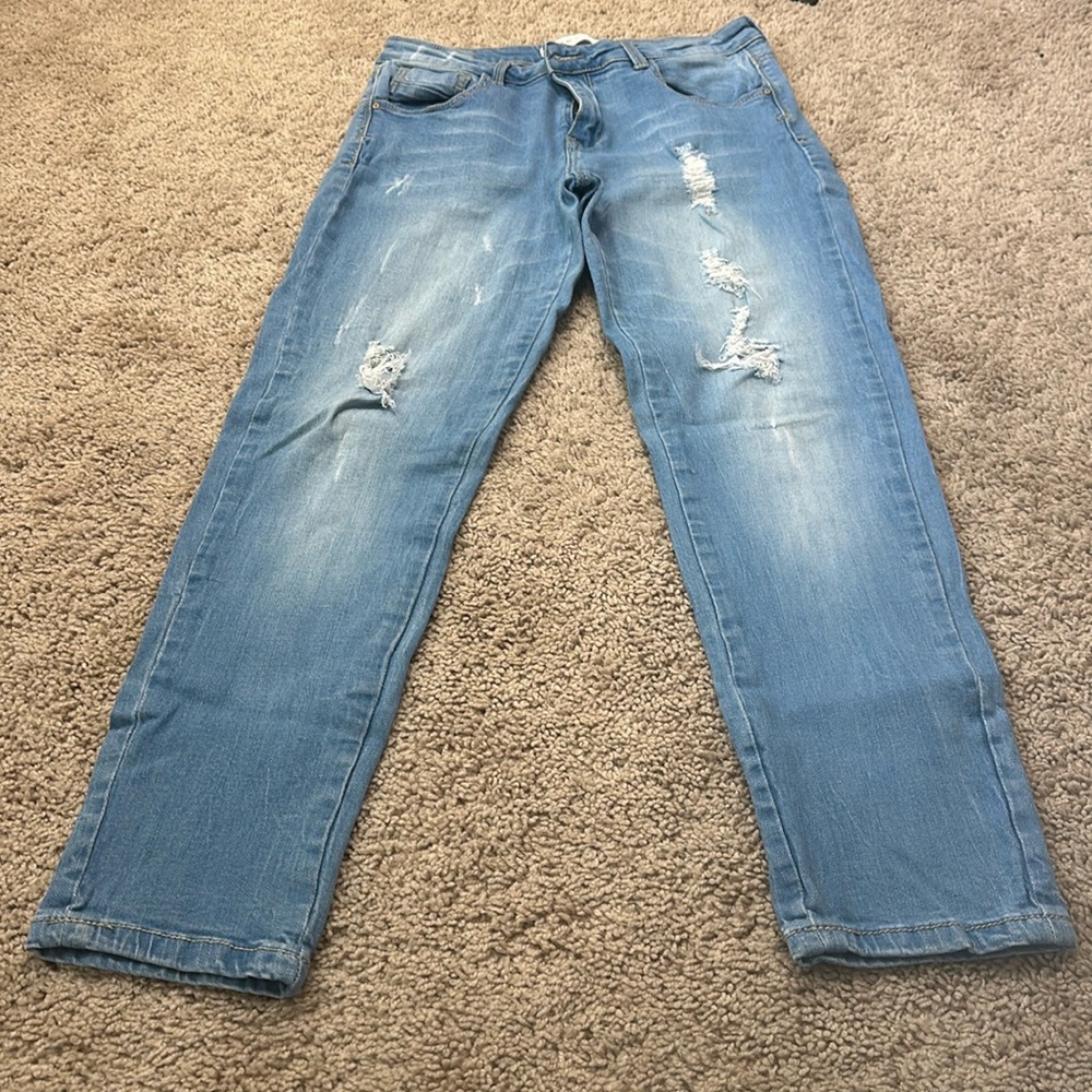 I & M Jeans Light Wash Distressed Holes Size 11
